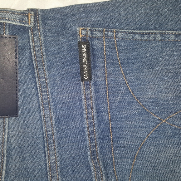 Calvin Klein Jean shorts - Picture 3 of 4